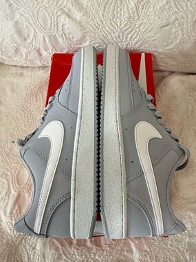 Nike Court Vision Low Wolf Grey Summit White Mens 6 or Womans 7.5